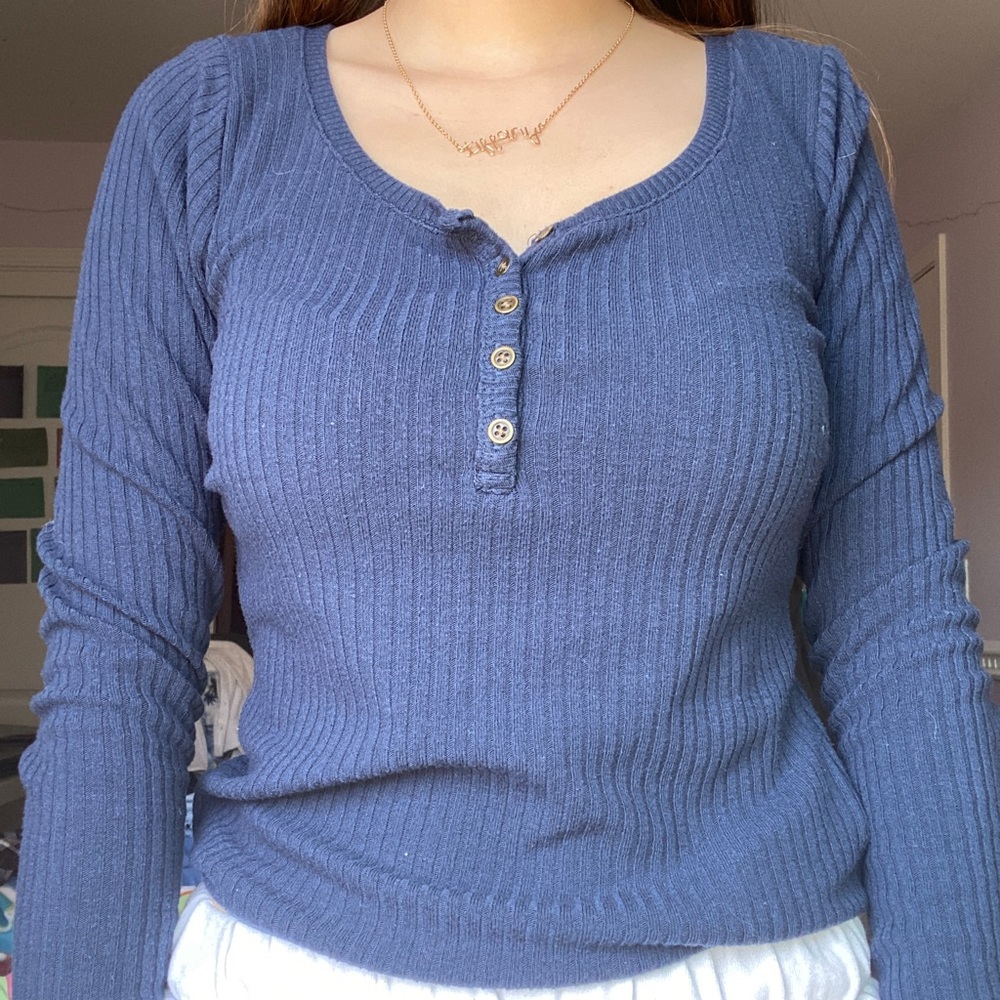 Hollister Ribbed Long-Sleeve Button-Up